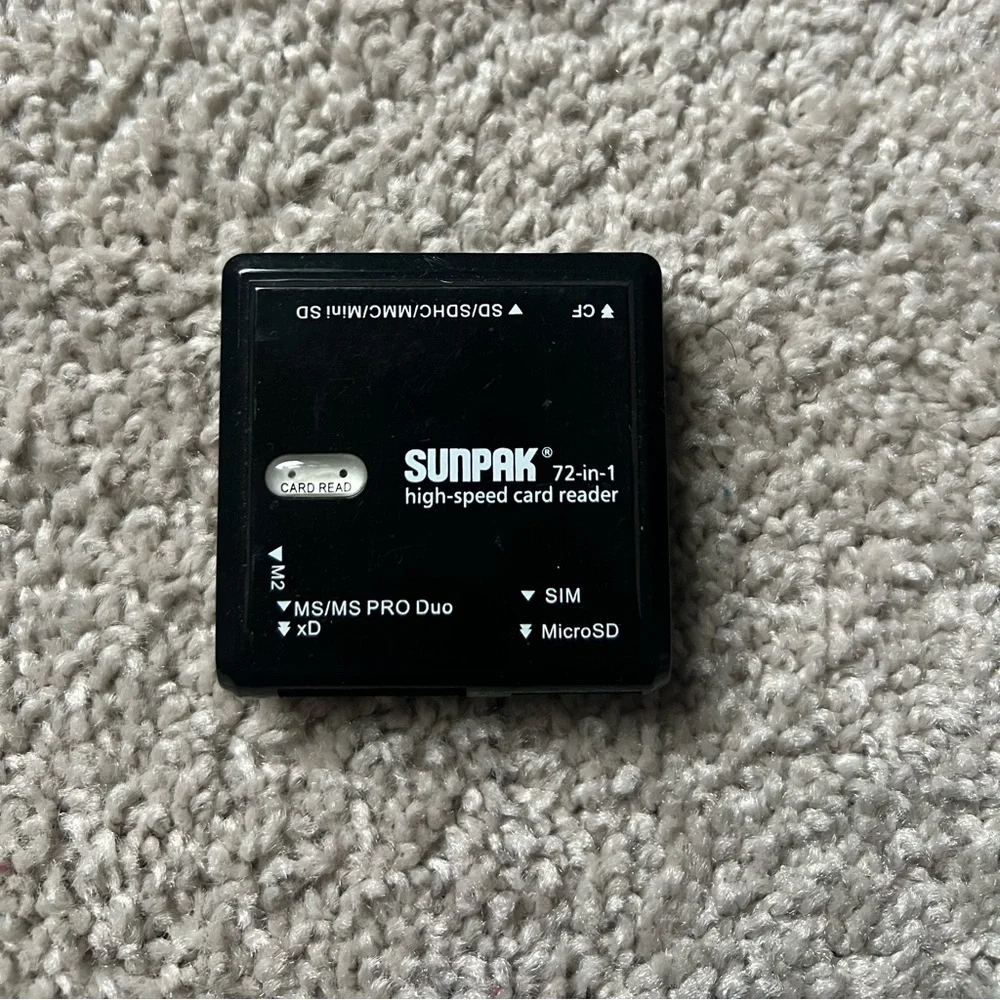 42. Sunpak 72 in 1 Card Reader